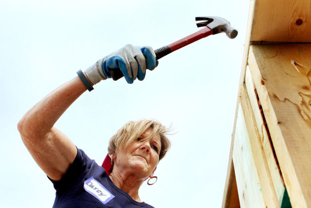 051014-qca-female-build1
